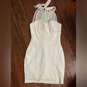 Elegant White Sleeveless Dress